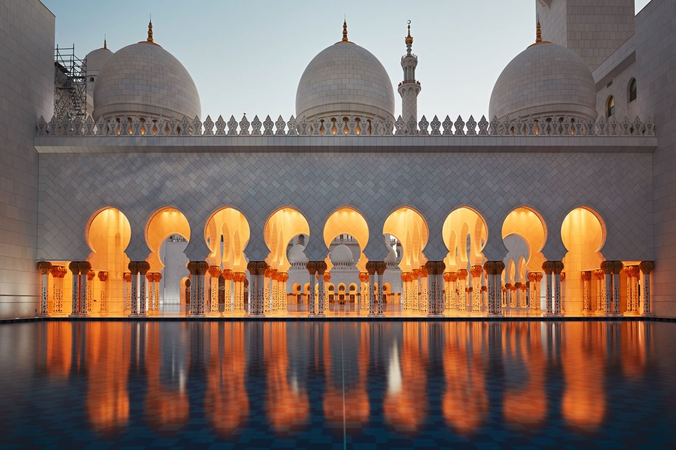 mosque-in-abu-dhabi-PZXA7BL